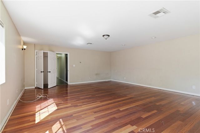 15000 Hamlin Street, Van Nuys, CA 91411