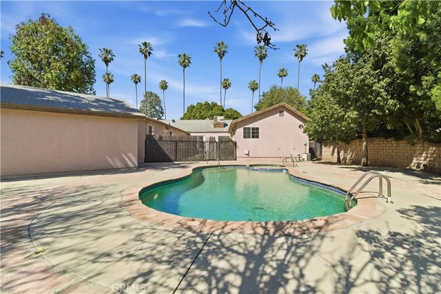 15000 Hamlin Street, Van Nuys, CA 91411