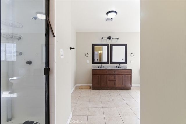 15000 Hamlin Street, Van Nuys, CA 91411