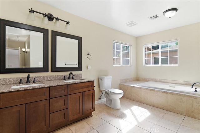 15000 Hamlin Street, Van Nuys, CA 91411