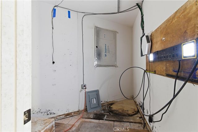 15000 Hamlin Street, Van Nuys, CA 91411