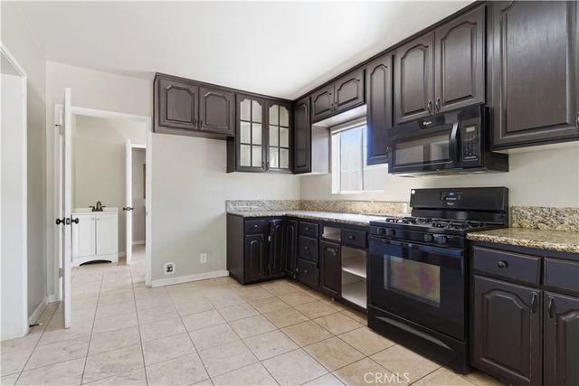 15000 Hamlin Street, Van Nuys, CA 91411