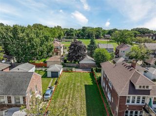 1254 Beaconsfield Avenue, Grosse Pointe Park, MI 48230