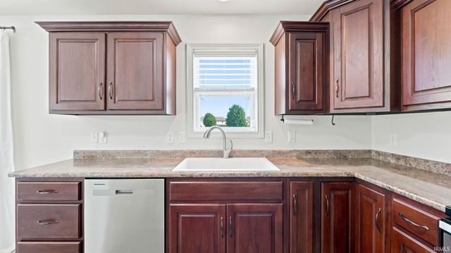 1360 Gateway Trail, Fort Wayne, IN 46845