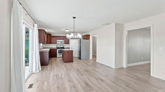 1360 Gateway Trail, Fort Wayne, IN 46845