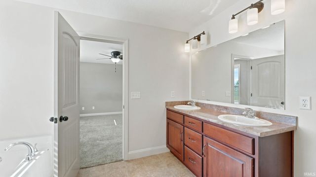 1360 Gateway Trail, Fort Wayne, IN 46845