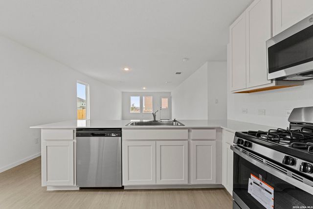 2068 Powell Place, Converse, TX 78109