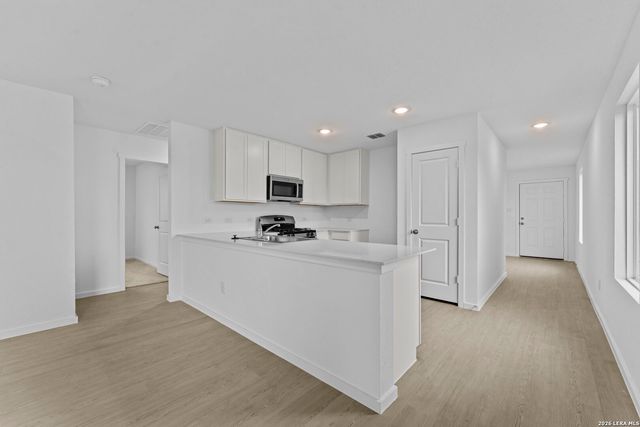 2068 Powell Place, Converse, TX 78109