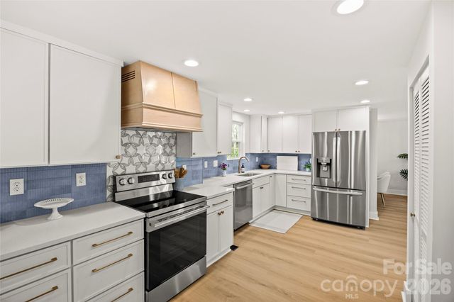 417 Regency Drive, Charlotte, NC 28211