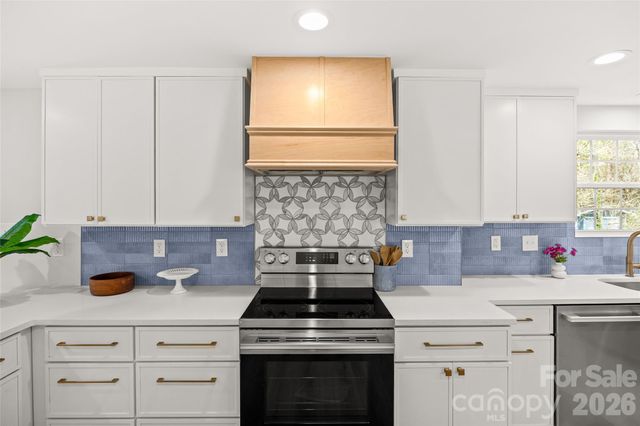 417 Regency Drive, Charlotte, NC 28211