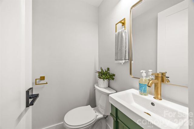 417 Regency Drive, Charlotte, NC 28211