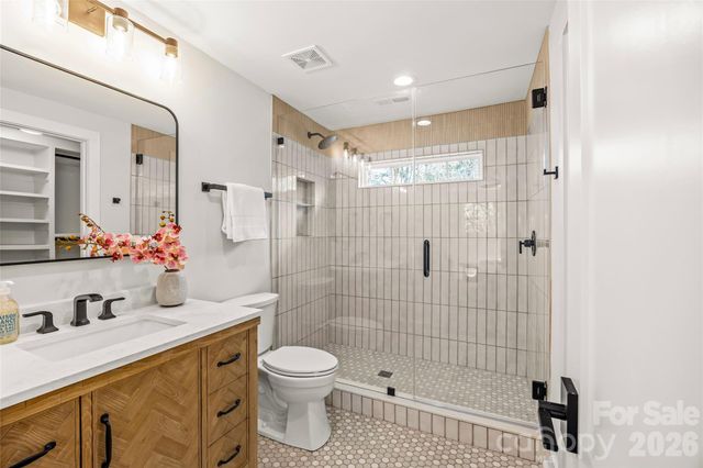 417 Regency Drive, Charlotte, NC 28211