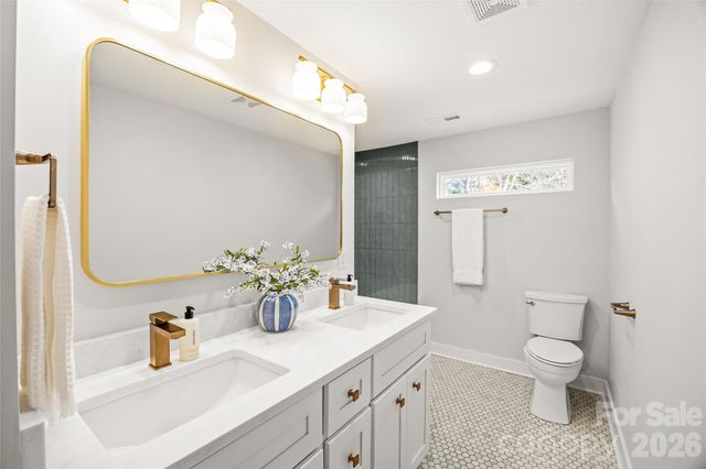 417 Regency Drive, Charlotte, NC 28211