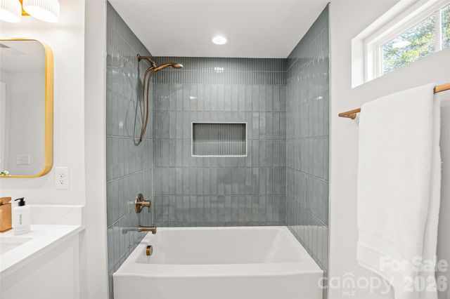 417 Regency Drive, Charlotte, NC 28211