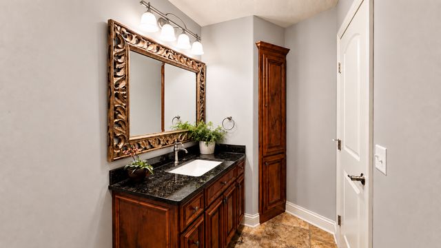 8140 134th Street W, Apple Valley, MN 55124