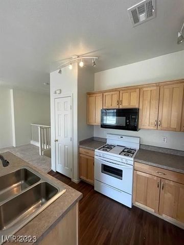 6316 BEIGE BLUFF Street 201, North Las Vegas, NV 89081