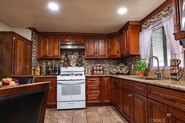 4901 Green River 125, Corona, CA 92878