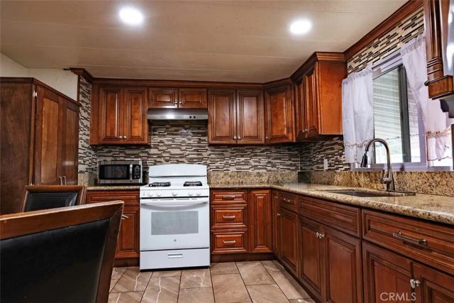 4901 Green River 125, Corona, CA 92878