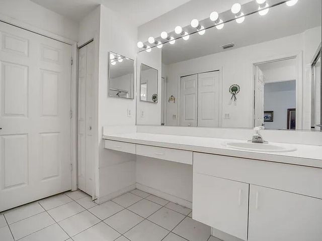 613 NW San Remo Circle, Port St. Lucie, FL 34986