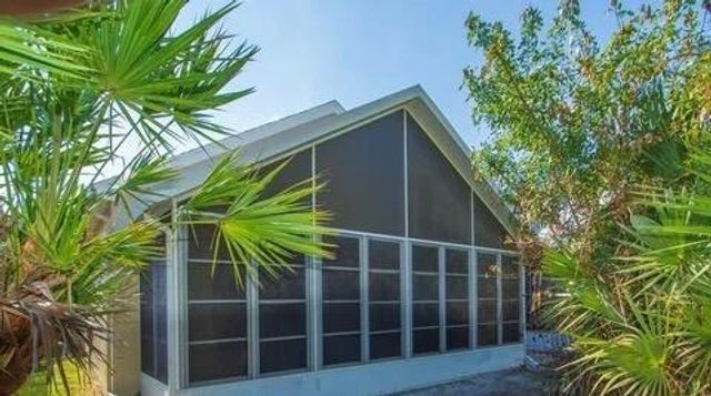 613 NW San Remo Circle, Port St. Lucie, FL 34986