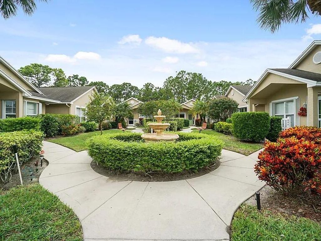 613 NW San Remo Circle, Port St. Lucie, FL 34986