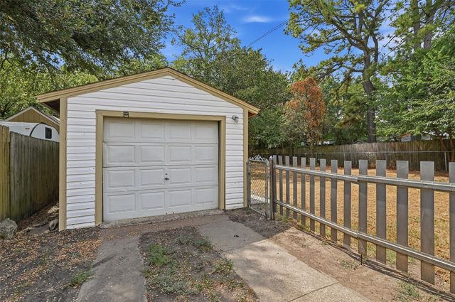 111 Atkinson Drive, Sherman, TX 75092