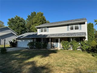 400 Lotus Drive, Swansea, IL 62226