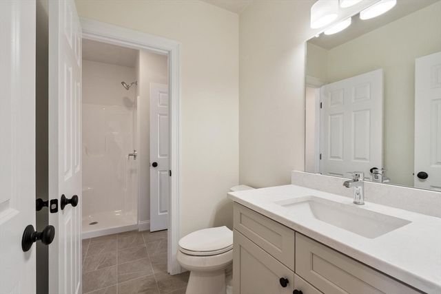 2 Clover Glen Cir, Shrewsbury, MA 01545