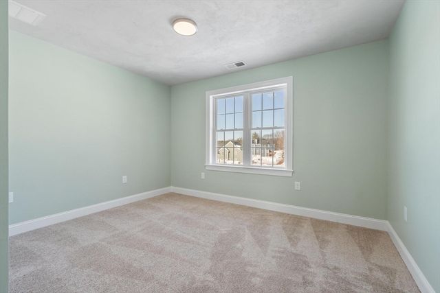 2 Clover Glen Cir, Shrewsbury, MA 01545