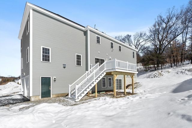 2 Clover Glen Cir, Shrewsbury, MA 01545