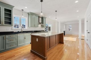 2 Clover Glen Cir, Shrewsbury, MA 01545