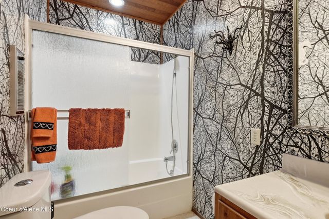 1300 W Glory RD, Worley, ID 83876