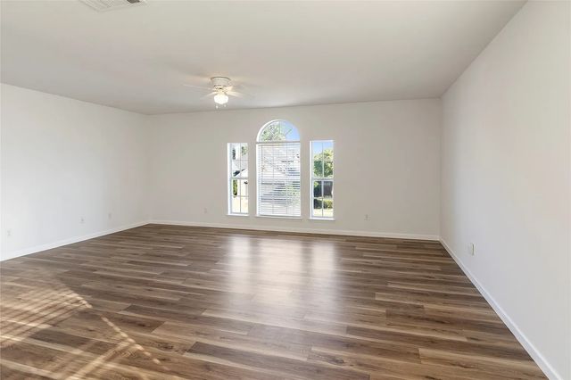 813 Silverbrook Drive, Saginaw, TX 76179