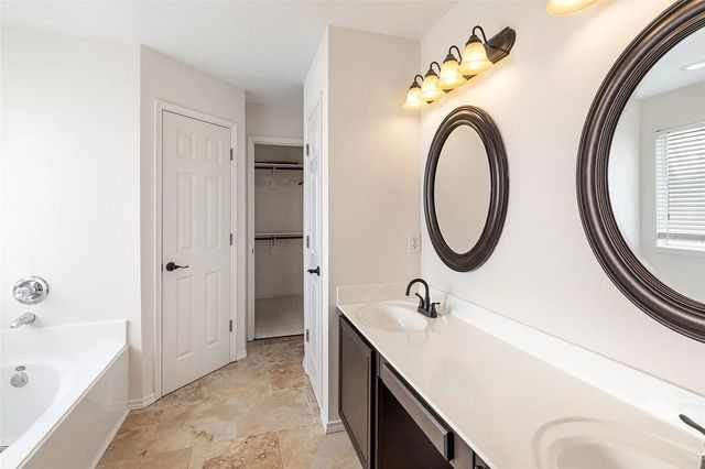 813 Silverbrook Drive, Saginaw, TX 76179