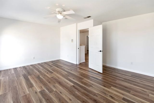 813 Silverbrook Drive, Saginaw, TX 76179