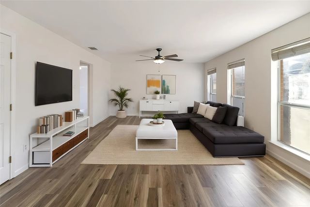 813 Silverbrook Drive, Saginaw, TX 76179