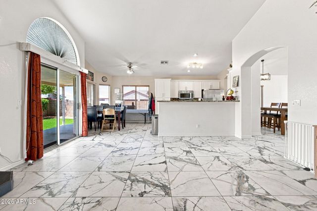 8371 W VILLA RITA Drive, Peoria, AZ 85382