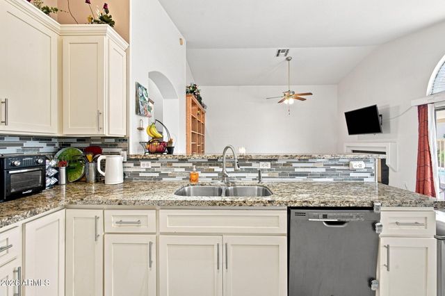8371 W VILLA RITA Drive, Peoria, AZ 85382