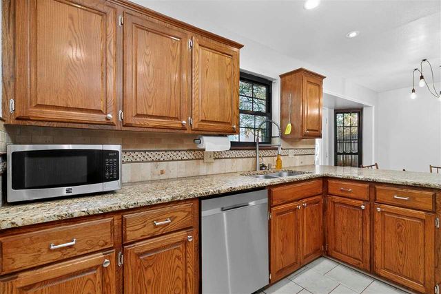 3035 NE Stratford Cir, Lawton, OK 73507