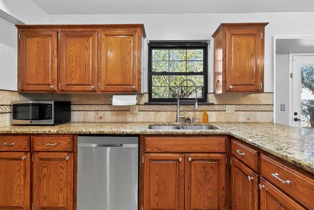 3035 NE Stratford Cir, Lawton, OK 73507