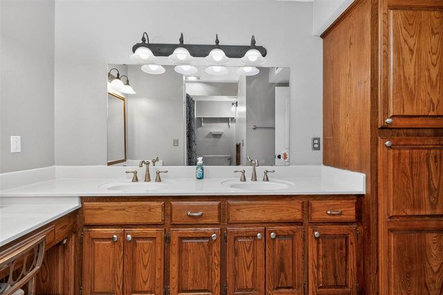 3035 NE Stratford Cir, Lawton, OK 73507