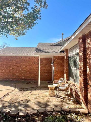 3035 NE Stratford Cir, Lawton, OK 73507