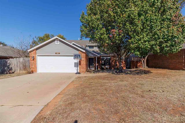 3035 NE Stratford Cir, Lawton, OK 73507