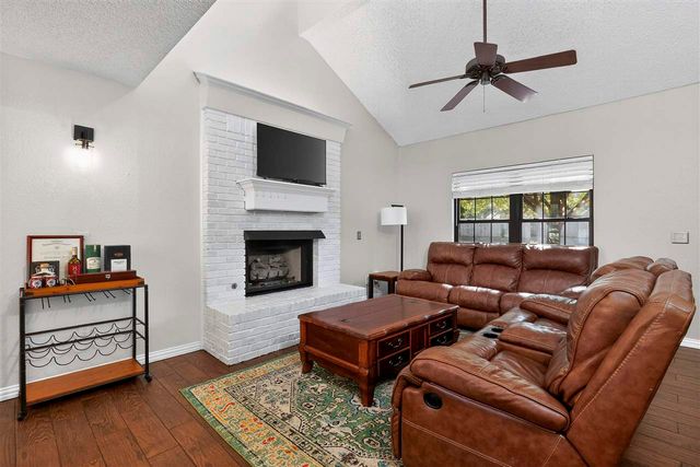 3035 NE Stratford Cir, Lawton, OK 73507