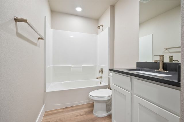 1018 St Croix Dr, Rockport, TX 78382