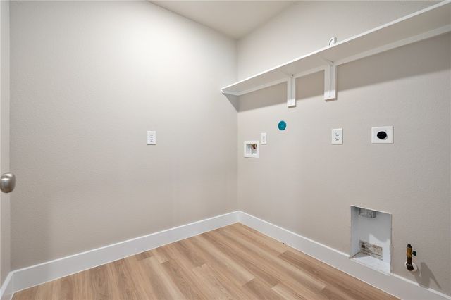 1018 St Croix Dr, Rockport, TX 78382