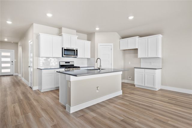 1018 St Croix Dr, Rockport, TX 78382