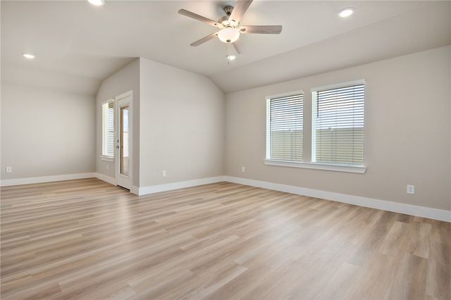 1018 St Croix Dr, Rockport, TX 78382