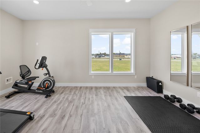 1018 St Croix Dr, Rockport, TX 78382