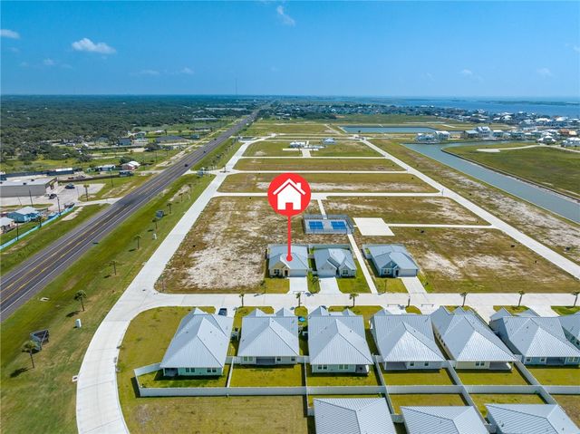 1018 St Croix Dr, Rockport, TX 78382